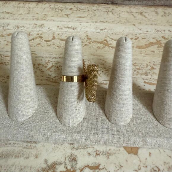 Adjustable mesh bow statement ring - Picture 4 of 9